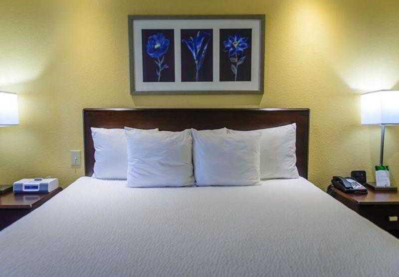 Springhill Suites Houston Pearland Exterior photo